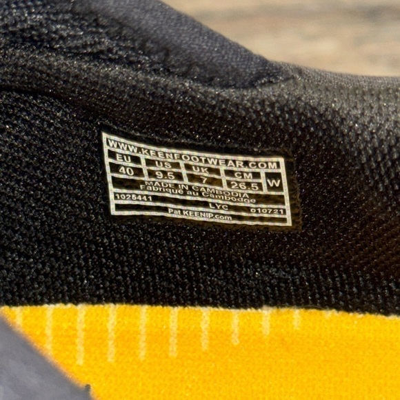 KEEN Uneek SNK Bungee Sneakers - Picture 7 of 8